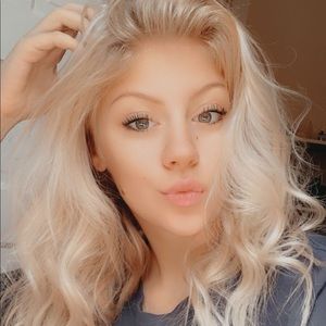 Meet your Posher, Alexis